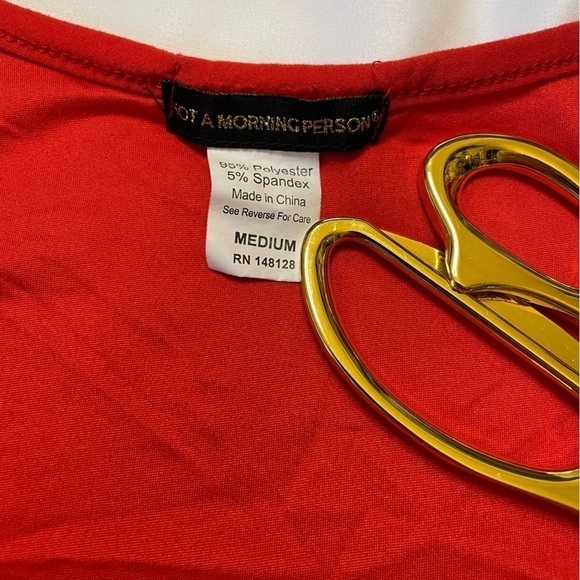 Not a morning person size medium “Hot mess and doing my best” tank top - Picture 3 of 11